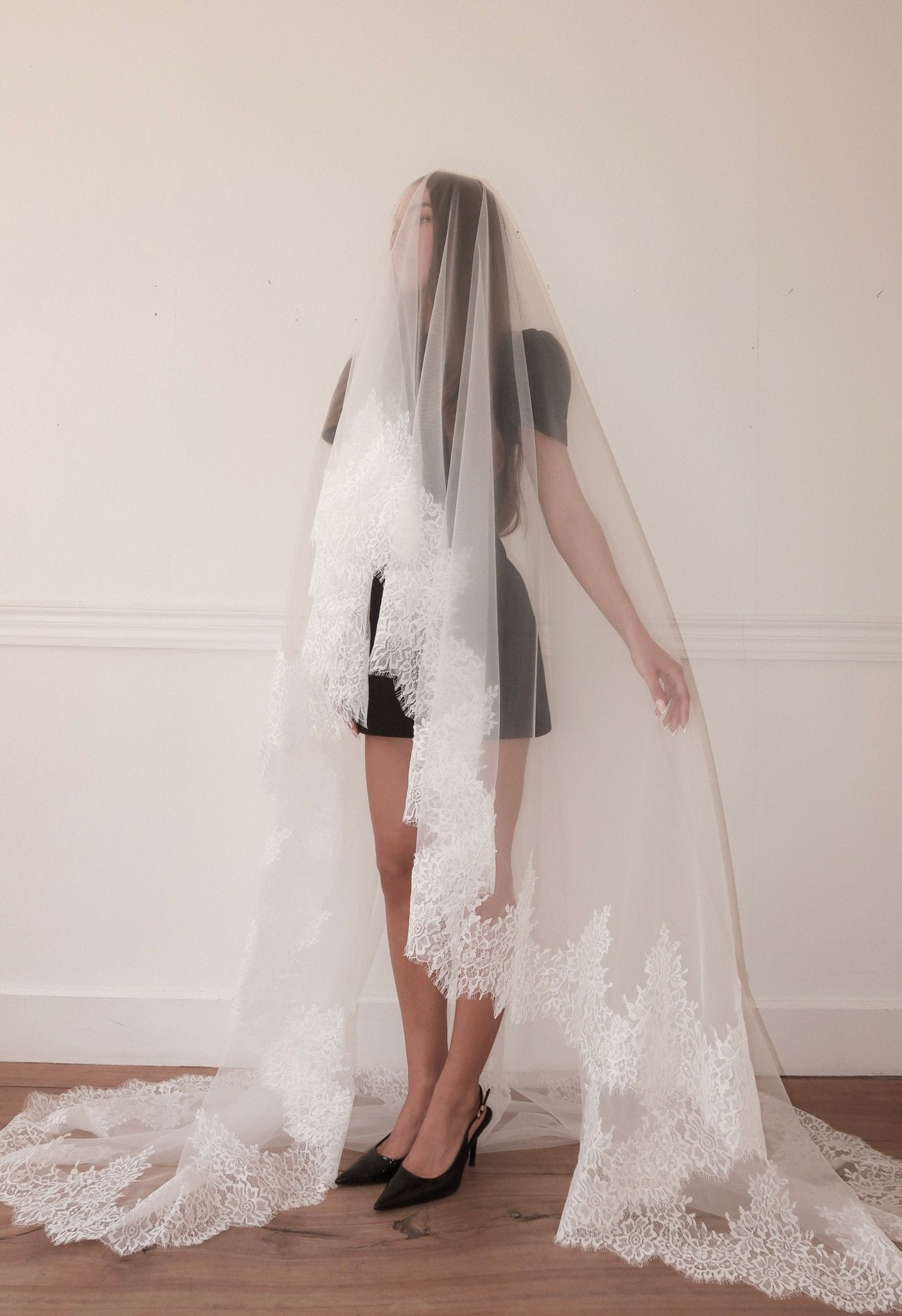 Claire — Floral Lace Wedding Veil