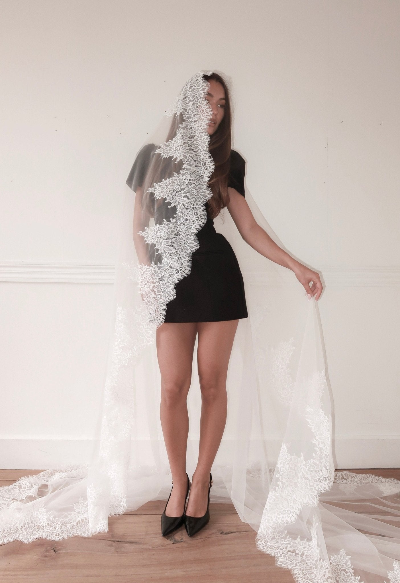 Claire — Floral Lace Wedding Veil