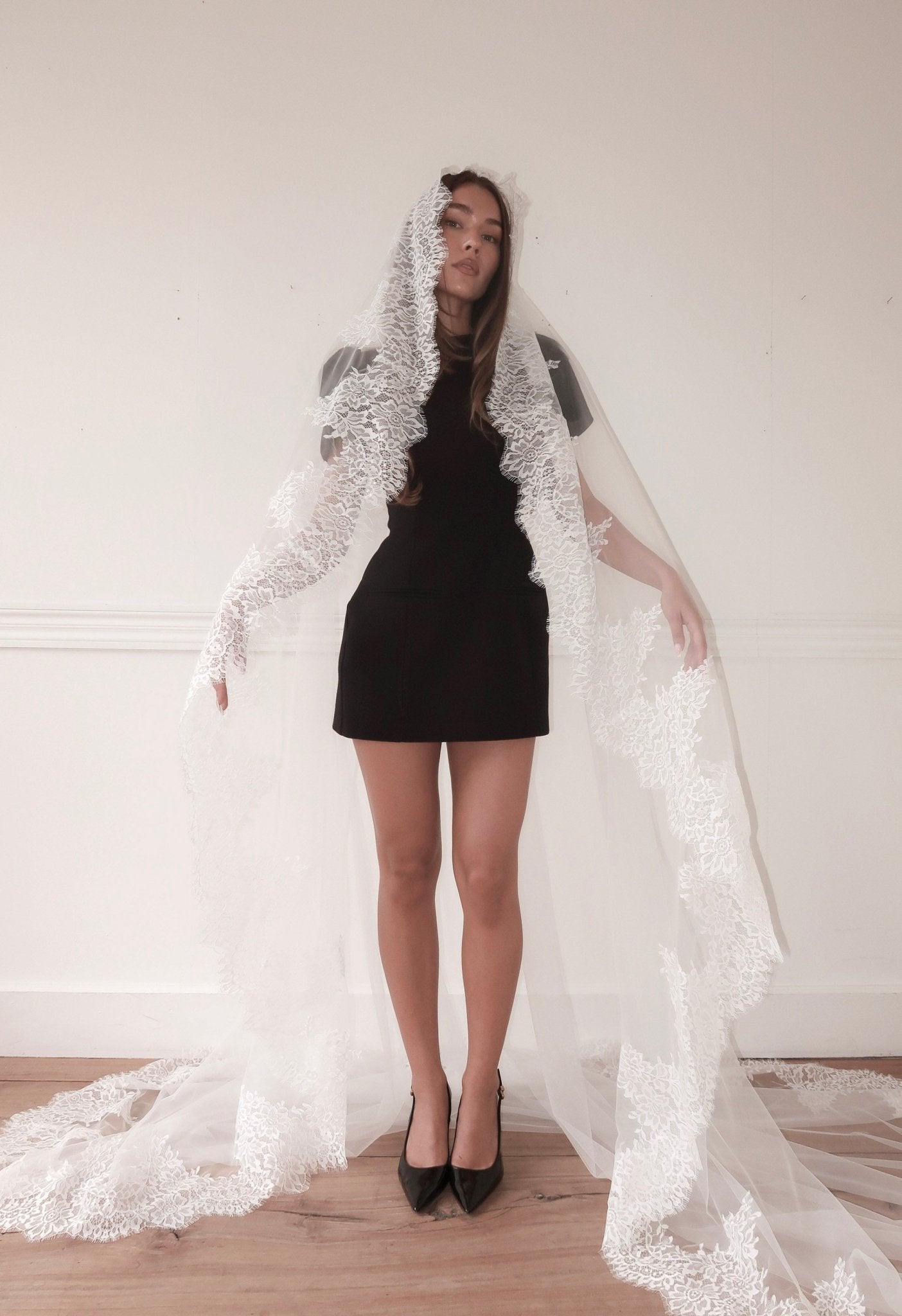 Claire — Floral Lace Wedding Veil